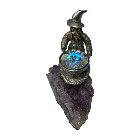 Spoontiques Pewter Wizard Figurine Amethyst Rock Iridescent Crystal CauldroN - Picture 6 of 16